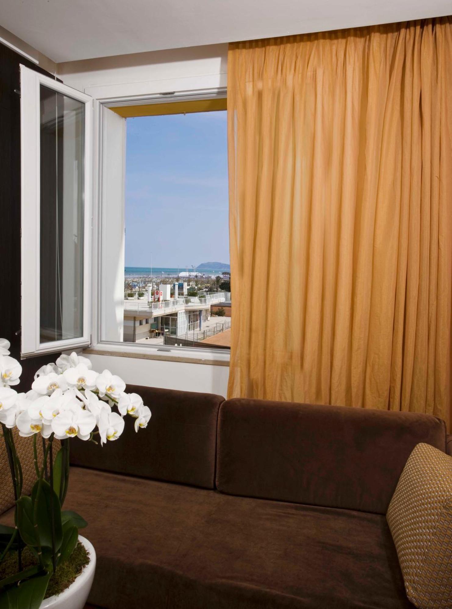 Hotel Roma Riccione Esterno foto