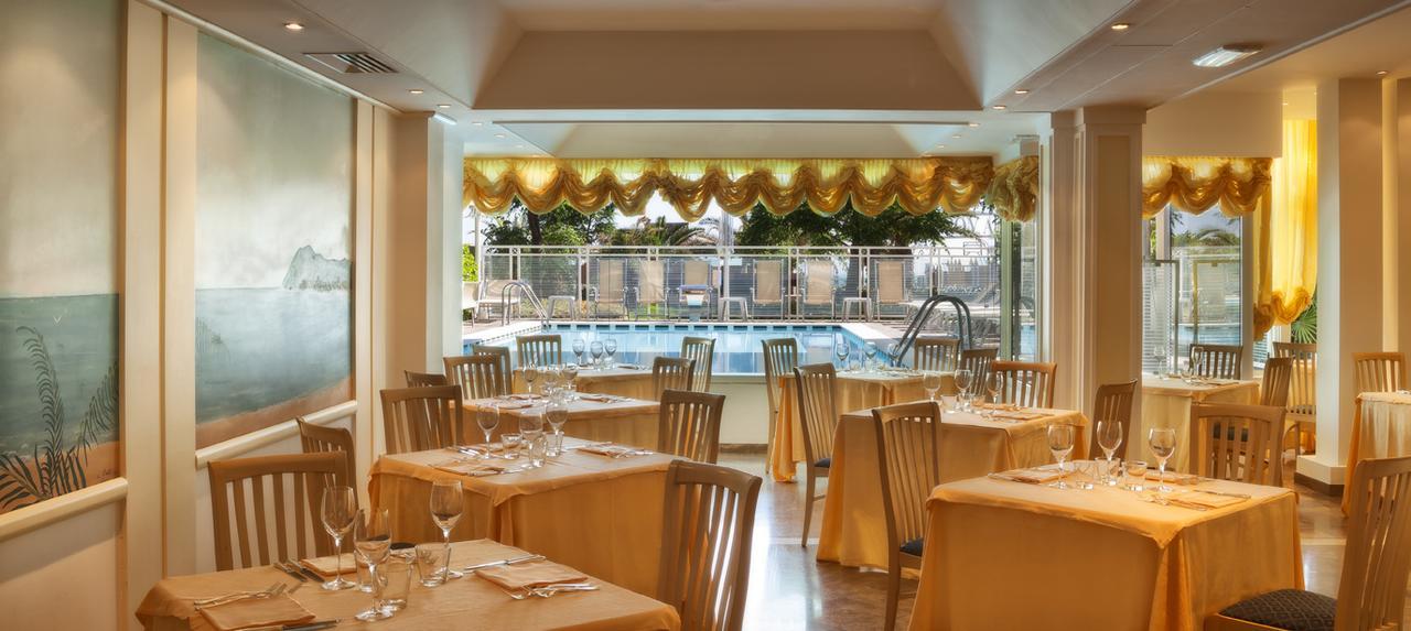 Hotel Roma Riccione Esterno foto