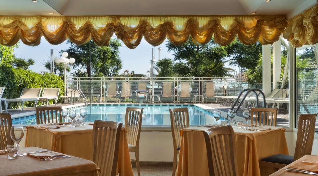 Hotel Roma Riccione Esterno foto